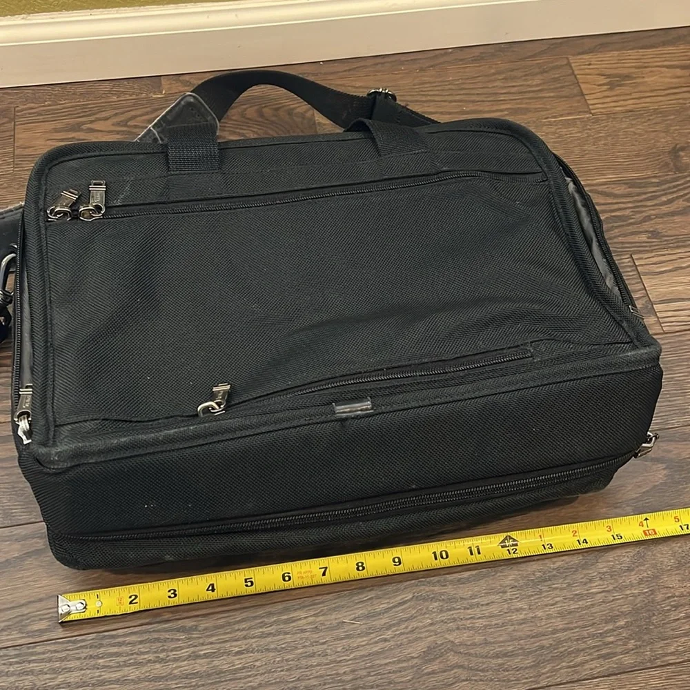 TUMI Alpha Ballistic Nylon Expandable Multipurpose Travel Bag Black briefcase